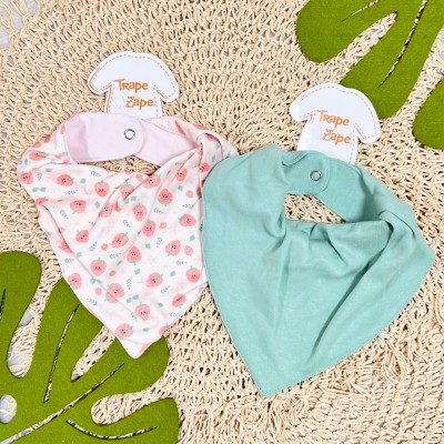 Kit 2 Babadores Bandanas - Moranguinhos - Rosa e Verde